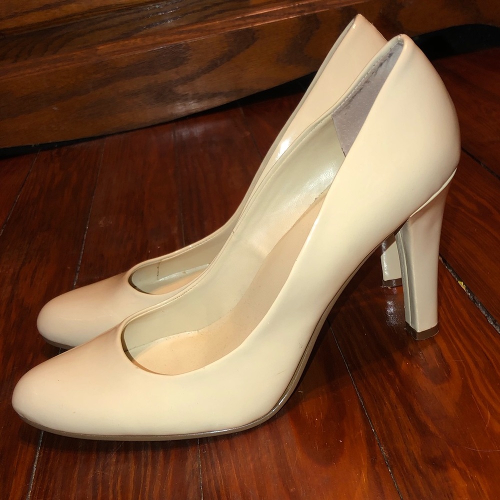 Cream Pumps ❣️ GUC
